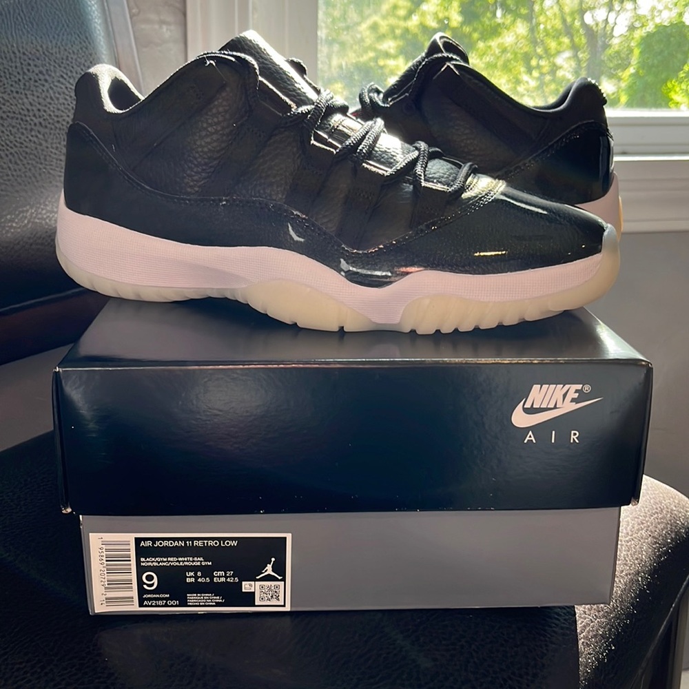 Nike Air Jordan Shoes - Picture 1 of 13